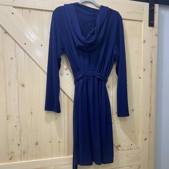 ❤️❤️Bump in the Night Maternity Day to Night Navy Blue Tie Hooded Robe - Picture 4 of 5